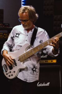 Bass player Stefan Spaar.